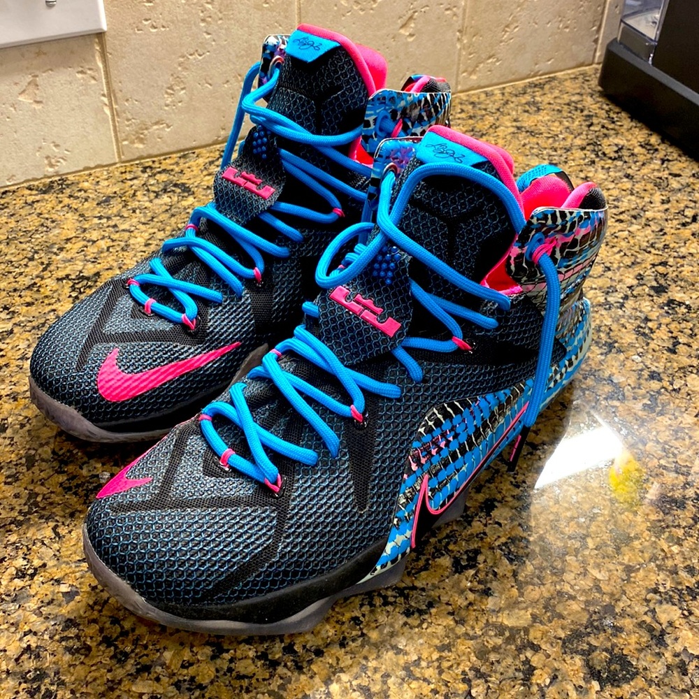 Lebron 12 “Chromosomes”
